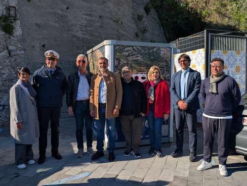 Maiori amplia il progetto pilota sui rifiuti: dal 27 opera anche ad Erchie l�isola ecologica. � la prima sperimentazione di gestione collaborativa dei rifiuti in Costa d�Amalfi aperta anche ai residenti temporanei oltre che alla popolazione